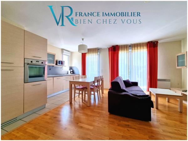 Divonne-les-Bains (01220) APPARTEMENT 3 PIECES (T3) DUPLEX 74 M² – MEUBLÉ & HORS BAIL COMMERCIAL