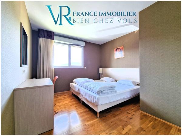 Divonne-les-Bains (01220) APPARTEMENT 3 PIECES (T3) DUPLEX 74 M² – MEUBLÉ & HORS BAIL COMMERCIAL