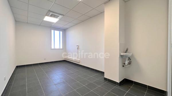 Dpt Gard (30), à louer LE GRAU DU ROI Bureau
