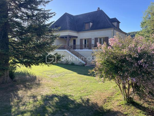 LALINDE – Belle propriété de 200 m² + 150 m² habitable de sous-sol sur 3 128 m² de terrain constructibles, au calme et proche des commerces.
À seulement 5 minutes à pied des commerces, découvrez cette belle propriété offrant de beaux volumes, un environnement calme et un remarquable potentiel d’évolution.
Implantée sur un terrain clos de 3 128 m², cette maison développe environ 200 m² habitables, auxquels s’ajoutent 150 m² de sous-sol. Elle bénéficie de deux accès indépendants, un véritable atout pour profiter pleinement de la propriété et envisager différents projets.
Vous accédez à l’habitation par une grande terrasse offrant une vue dégagée. L’entrée dessert un vaste salon/séjour lumineux de 44 m² avec une cheminée tubée, une cuisine indépendante entièrement équipée, avec son espace repas de 21 m², ainsi que d’un cellier de 8 m².
Ce niveau propose un espace nuit parfaitement préservé, offrant une réelle intimité. Il comprend une grande chambre de 16 m², une salle de bains, un WC indépendant et de nombreux placards.
À l’étage, accessible par un magnifique escalier en bois, vous découvrirez un grand bureau, un débarras, deux belles chambres, un dressing, une salle de bains et un WC indépendant. Cet étage offre de beaux volumes et de nombreuses possibilités d'aménagement selon les besoins de chacun.
Un sous-sol aux multiples possibilités.
Le sous-sol, d’une superficie d’environ 150 m², bénéficie d’une belle hauteur sous plafond et constitue un véritable espace supplémentaire.
Il se compose notamment d’un garage, d’un atelier, d’un bûcher, d’une cave, d’une cuisine d’été, ainsi que de plusieurs autres espaces pouvant être aménagés et utilisés selon vos projets : stockage, bricolage, loisirs, salle de sport ou autres besoins.
Un terrain rare et à fort potentiel
À l’extérieur, vous profiterez d’un terrain entièrement clos, soigneusement aménagé et parfaitement entretenu, agrémenté d’arbres fruitiers et d’une truffière.
Autre atout majeur : l’intégralité de la parcelle est constructible. Son second accès indépendant permet d’envisager la réalisation de nouvelles constructions et offre la possibilité de les raccorder au réseau d’assainissement collectif.
Cette configuration ouvre ainsi de nombreuses perspectives : projet familial, construction supplémentaire, création d’un logement indépendant ou encore valorisation d’une partie du terrain, sous réserve des autorisations d’urbanisme applicables.
Des équipements confortables
La maison bénéficie notamment des équipements suivants :
Portail motorisé
Adoucisseur d’eau
Pompe à chaleur assurant le chauffage par radiateurs et la production d’eau chaude
Menuiseries PVC double vitrage de qualité, installées par un entrepreneur local réputé
Une cheminée tubée 
À noter : l’assainissement individuel actuellement en place est non conforme.
Un emplacement privilégié
Située dans un environnement calme, tout en étant à seulement 5 minutes à pied des commerces de Lalinde, cette propriété en parfait état, avec ses 200 m² habitables, son sous-sol de 150 m², son vaste terrain clos et constructible, ses deux accès indépendants et son potentiel d’évolution, offre de nombreuses possibilités pour un projet de vie ou un investissement patrimonial.
Visite 7 jours sur 7. Collaboration entre professionnels de l'immobilier, bienvenue.

LALINDE – Beautiful property of 200 m2 + 150 m2 basement on 3 128 m2 buildable, quiet and close to shops.
Just 5 minutes walk from the shops, discover this beautiful property offering beautiful volumes, a quiet environment and a remarkable potential for development.
Implanted on a closed ground of 3 128 m 2, this house develops approximately 200 m 2 habitable, to which are added 150 m 2 of basement. It has two independent access, a real asset to take full advantage of the property and consider different projects.
You access the house by a large terrace with an unobstructed view. The entrance serves a large bright living room/ stay of 44 m 2 with a chimney tubed, an independent kitchen entirely equipped, with its space meal of 21 m 2, as well as a cellar of 8 m 2.
This level offers a perfectly preserved sleeping area, offering real privacy. It includes a large bedroom of 16 m 2, a bathroom, a separate toilet and many closets.
Upstairs, accessible by a magnificent wooden staircase, you will discover a large office, a storage room, two beautiful bedrooms, a dressing room, a bathroom and a separate toilet. This floor offers beautiful volumes and many possibilities of development according to the needs of each one.
A basement with multiple possibilities.
The basement, with an area of about 150 m 2, has a high ceiling and is a real additional space.
It consists in particular of a garage, a workshop, a pyre, a cellar, a summer kitchen, as well as several other spaces that can be arranged and used according to your projects: storage, DIY, leisure, gym or other needs.
A rare land with strong potential
Outside, you will enjoy a fully enclosed land, carefully landscaped and perfectly maintained, decorated with fruit trees and a truffle.
Another major advantage: the entire plot is constructible. Its second independent access makes it possible to consider the construction of new constructions and offers the possibility of connecting them to the collective sewerage network.
This configuration thus opens up many opportunities: family project, additional construction, creation of an independent dwelling or even the development of part of the land, subject to the applicable urban planning permits.
Comfortable equipment
The house benefits in particular from the following facilities:
Motorized gate
Water softener
Heat pump for radiator heating and hot water production
Quality double-glazed PVC joinery, installed by a reputable local contractor
A tubular fireplace 
Note: the individual sanitation currently in place is non-compliant.
A privileged location
Located in a quiet environment, while being only 5 minutes walk from the shops of Lalinde, this property in perfect condition, with its 200 m2 living space, its basement of 150 m 2, its vast enclosed and building land, its two independent access and its potential for development, offers many possibilities for a life project or a heritage investment.
Visit 7 days a week. Collaboration between real estate professionals, welcome.