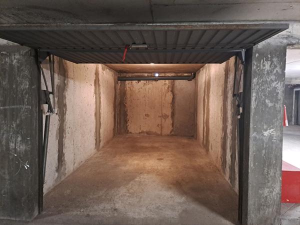 ANNECY (secteur Meythet) _ Garage en sous-sol avec lumière, de 15 m² à vendre