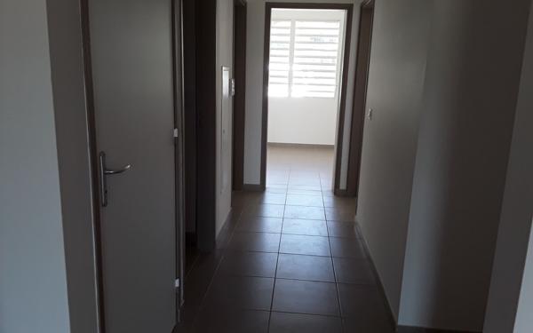 Appartement à vendre    4 pièces • 109,46 m2 Remire-Montjoly