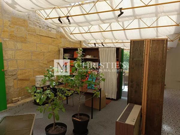 Elégant hôtel particulier en centre-ville avec bureaux