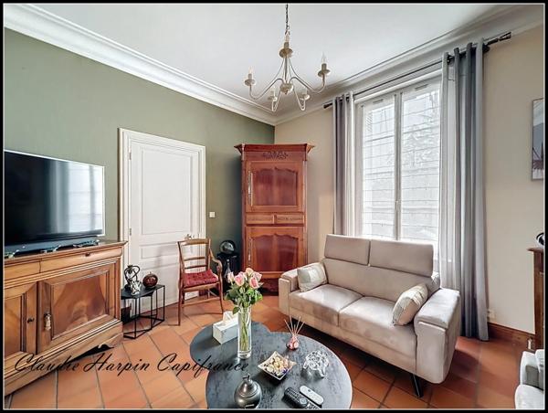 A VENDRE Maison de Ville PARTHENAY (79) 6 pièces : Environ 158 m² hab, 4 ch, 2 salles de bains/d'eau, 3 wc terrain clos, garages