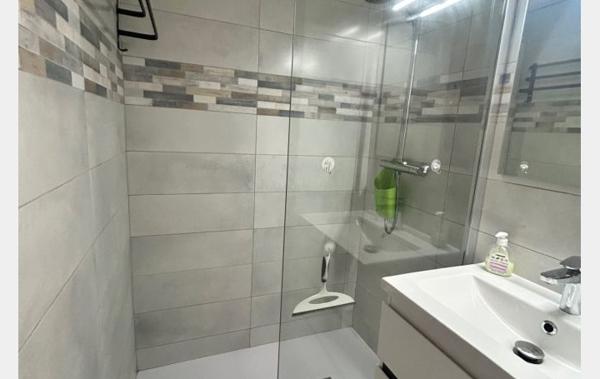 Vente Studio Cabine Terrasse et parking privatif rénové(e) Le grau-du-roi   