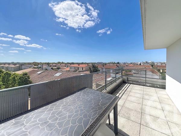 Appartement T1 Bis à vendre  2 pièces - 35,60 m 2   LA ROCHELLE  - 17