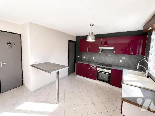 Maison à vendre à Sin-le-Noble (59450) dans le Nord (59)

Maison en vente sur la commune de S...
