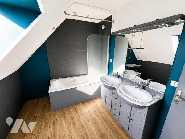 Maison à vendre à Sin-le-Noble (59450) dans le Nord (59)

Maison en vente sur la commune de S...
