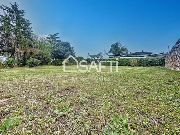 Terrain à bâtir viabilisé d'environ 733 m2