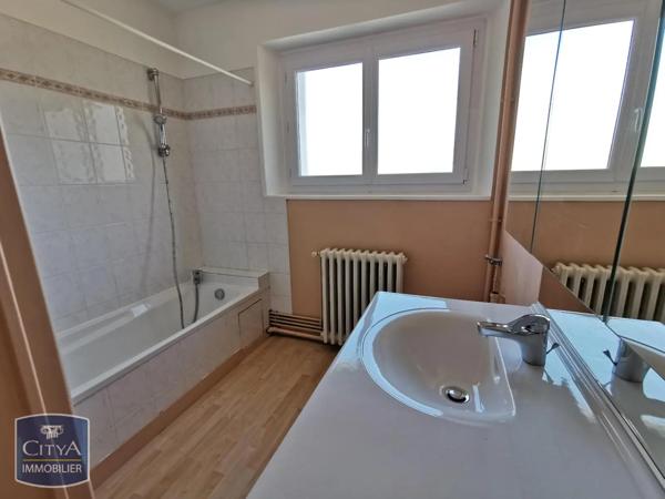 Appartement à louer 3 pièces 89.09m² Angoulême (16000)
