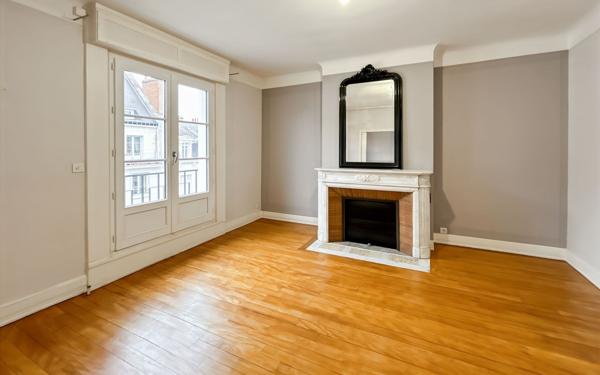Appartement à louer    2 pièces • 75,83 m2 Orléans