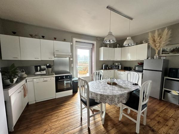 Maison
                                                                                                                                                                                                                                                                                                                        5 pièce(s)                                                                                                                                                                                                          3 chambre(s)                                                                                                                                                                                                          106.74  m²