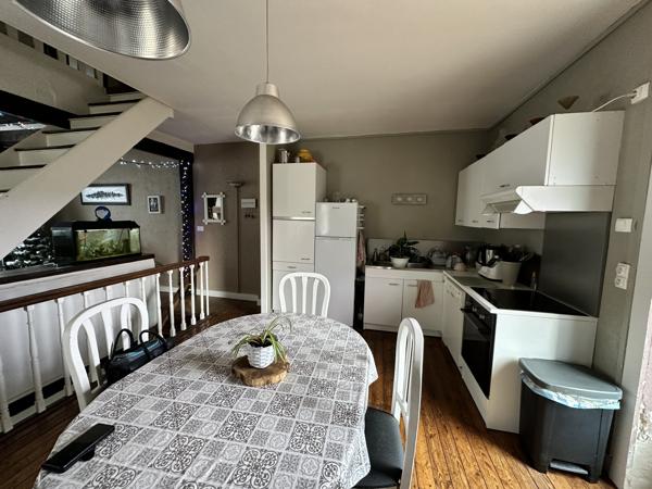 Maison
                                                                                                                                                                                                                                                                                                                        5 pièce(s)                                                                                                                                                                                                          3 chambre(s)                                                                                                                                                                                                          106.74  m²