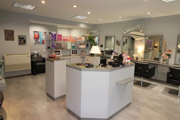 SALON DE COIFFURE A VENDRE A ROCHEFORT (17)