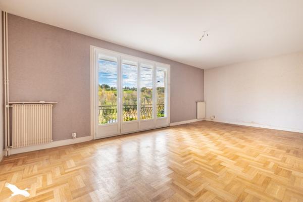 Immeuble à vendre |                                       Isle |                                            582 m²