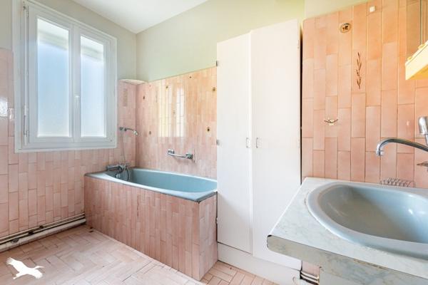 Immeuble à vendre |                                       Isle |                                            582 m²
