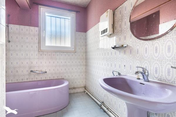 Immeuble à vendre |                                       Isle |                                            582 m²
