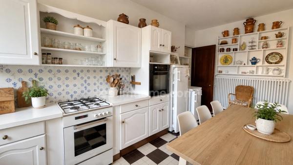 Propriété familiale 5 pièces au cœur d'un véritable parc de 2 158 m² - LA ROCHELLE (17)