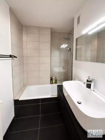 Vente immobilière : Appartement à Lyon 8ème  5 pièces 93.13 m² 460 000 €- LES CLÉS D'ALEXIA.