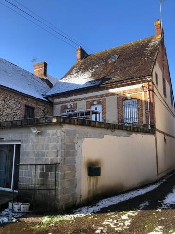 Immeuble centre village GLOS LA FERRIERE