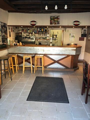 Immeuble centre village GLOS LA FERRIERE