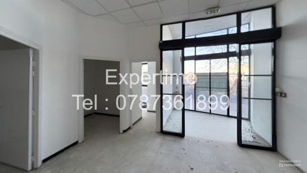 Quincy-sous-Sénart (91480) À louer local commercial de 160 m² Centre commercial Val d'Yerres 2