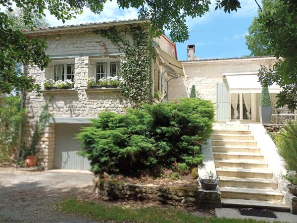Maison à MEURSAC, 17120 - 7 pièces 190m²