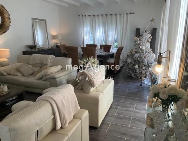 Maison à MEURSAC, 17120 - 7 pièces 190m²