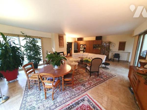 À vendre maison d'Architecte exceptionnelle d'environ 380 m² habitables, dans un cadre privilég...