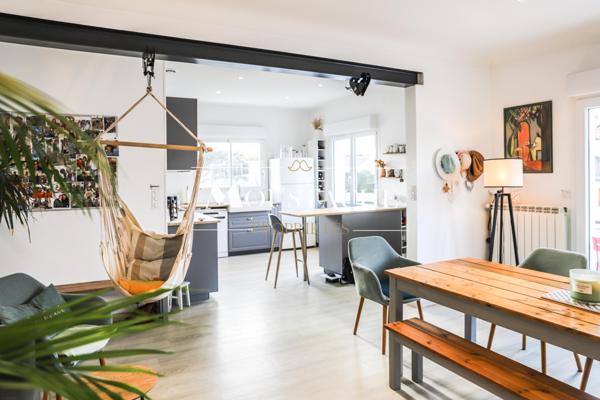 AGRÉABLE MAISON FAMILIALE AVEC APPARTEMENT - A 700m DE LA PLAGE -