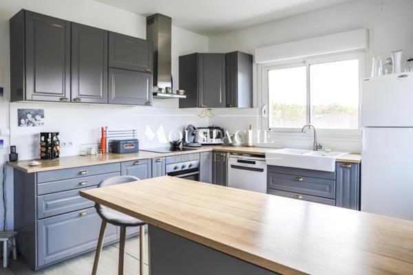 AGRÉABLE MAISON FAMILIALE AVEC APPARTEMENT - A 700m DE LA PLAGE -