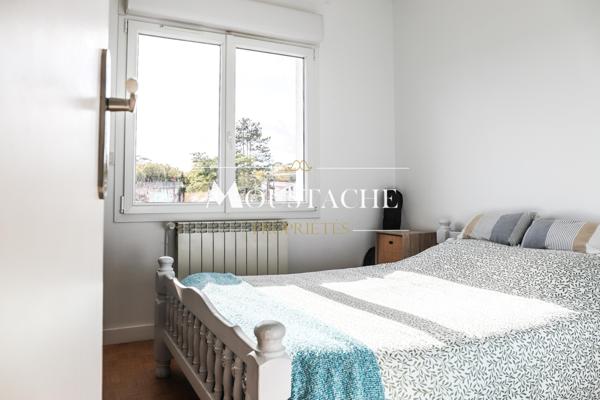 AGRÉABLE MAISON FAMILIALE AVEC APPARTEMENT - A 700m DE LA PLAGE -