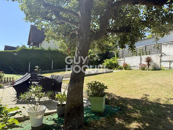 SAINT-ARNOULT, MAISON 3 PIÈCES AVEC JARDIN, GARAGE ET DÉPENDANCE