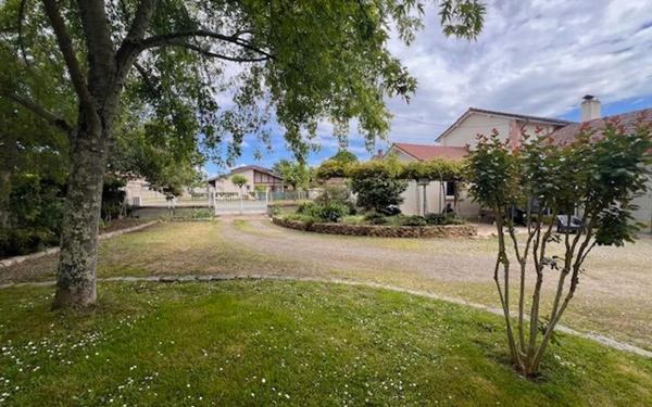 Maison à vendre    5 pièces • 135 m2 Villeneuve-de-Marsan