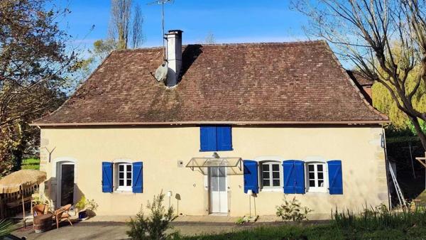 Belle maison du XIXe siècle proche du centre ville avec jardin et garage