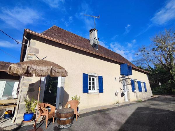 Belle maison du XIXe siècle proche du centre ville avec jardin et garage