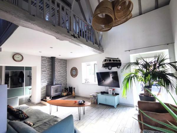 Belle maison du XIXe siècle proche du centre ville avec jardin et garage