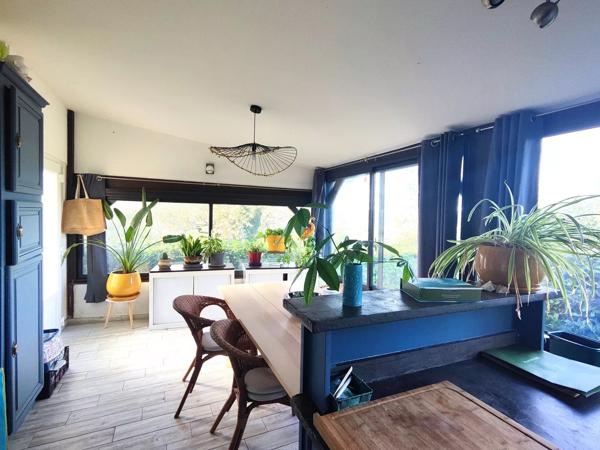 Belle maison du XIXe siècle proche du centre ville avec jardin et garage