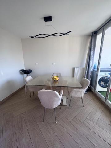 Appartement à SAINT-ETIENNE, 42100 - 4 pièces 80m²
