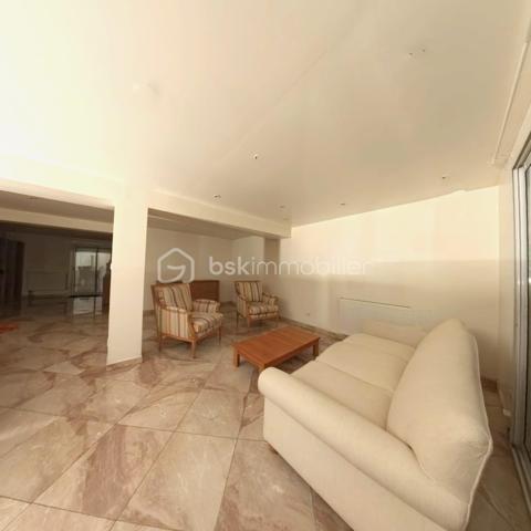 Immeuble commercial de 346 m²