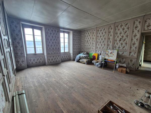 Centre ville immeuble de 8 pièces sur sur une surface de 233m².