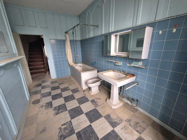 Centre ville immeuble de 8 pièces sur sur une surface de 233m².