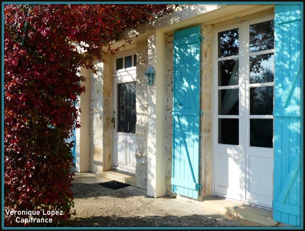 EXCLUSIVITE. AGEN proche du centre, belle demeure en pierres 7 pièces, véranda, piscine, pigeonnier, grand garage sur terrain de 3 951,00 m²