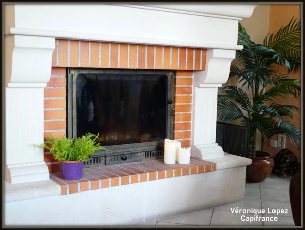 EXCLUSIVITE. AGEN proche du centre, belle demeure en pierres 7 pièces, véranda, piscine, pigeonnier, grand garage sur terrain de 3 951,00 m²