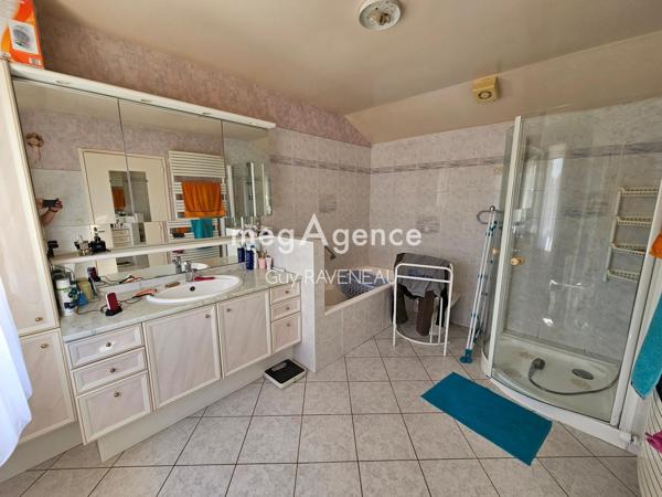 Maison à THOUARS, 79100 - 6 pièces 130m²