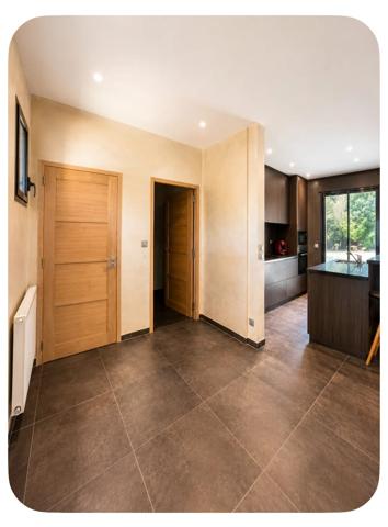 Maison
         6 pièces
        - 155 m² 399 000 € *