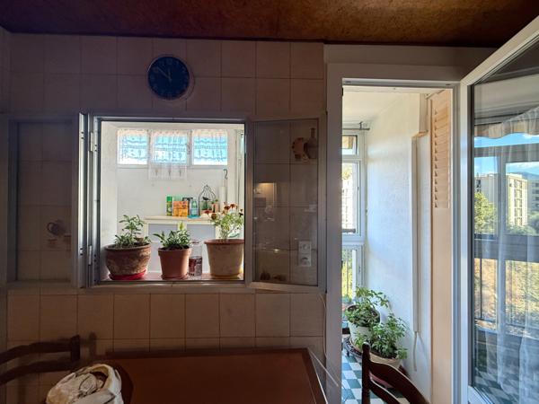 Bastia (20200) T4 80 m2 à rénover dernier étage - Idéal investissement locatif