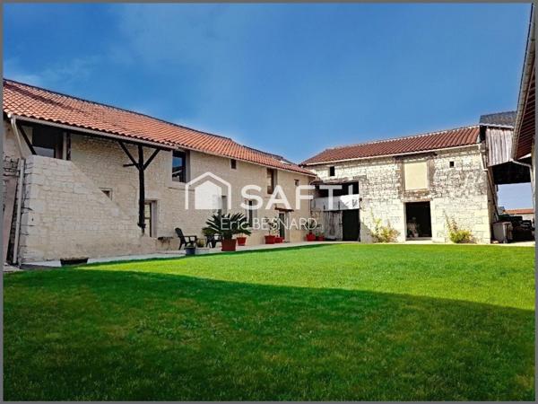 Corps de ferme de 7 pièces 180m2 environ 86200 LA ROCHE RIGAULT