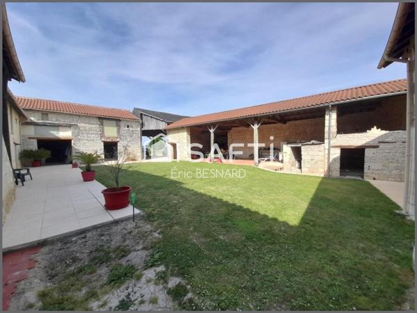 Corps de ferme de 7 pièces 180m2 environ 86200 LA ROCHE RIGAULT