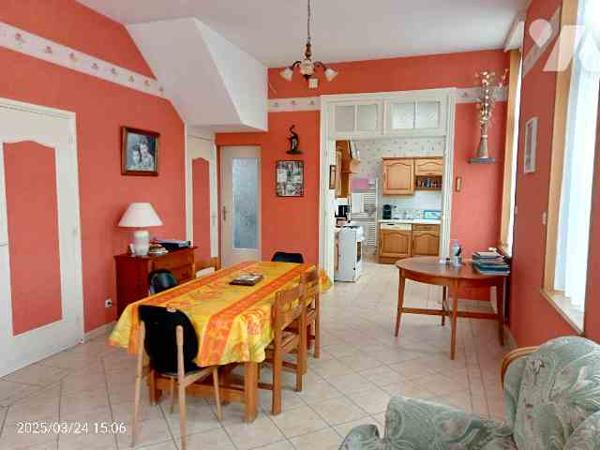 Maison avec charme semi-individuelle de 4-5 pièces, 94 m2 + annexes